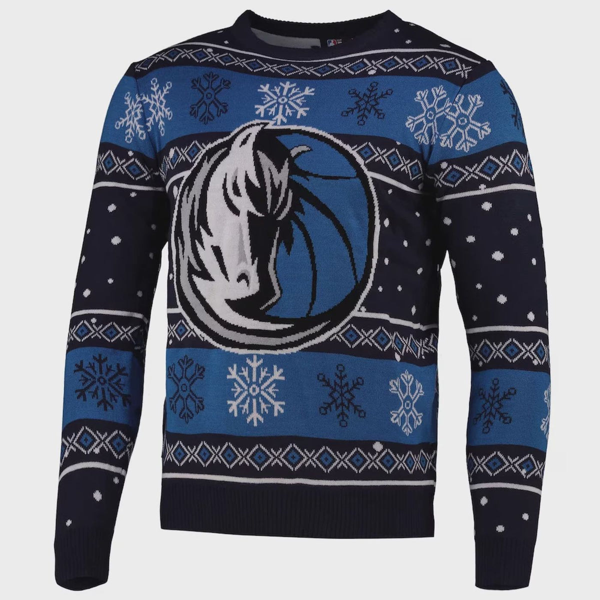 DALLAS MAVERICKS Christmas Jumper Mens MEDIUM Basketball Festive Sweater XM19